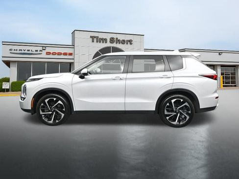 Used 2024 Mitsubishi Outlander SE AWD/4WD image 2