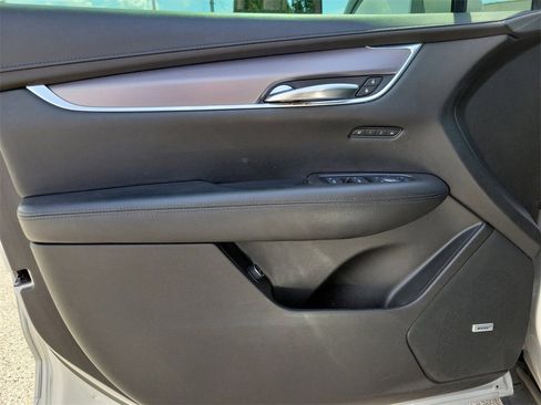 Used 2017 Cadillac XT5 Luxury image 17
