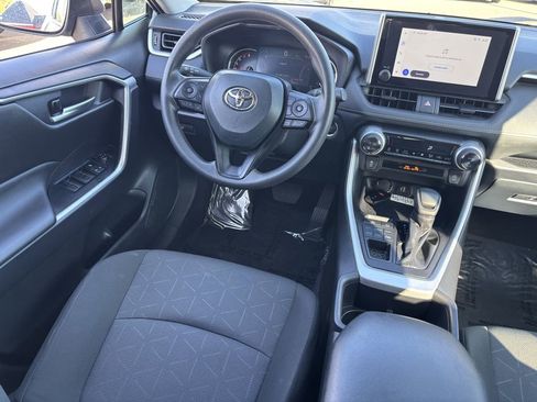 Used 2025 Toyota RAV4 XLE image 18