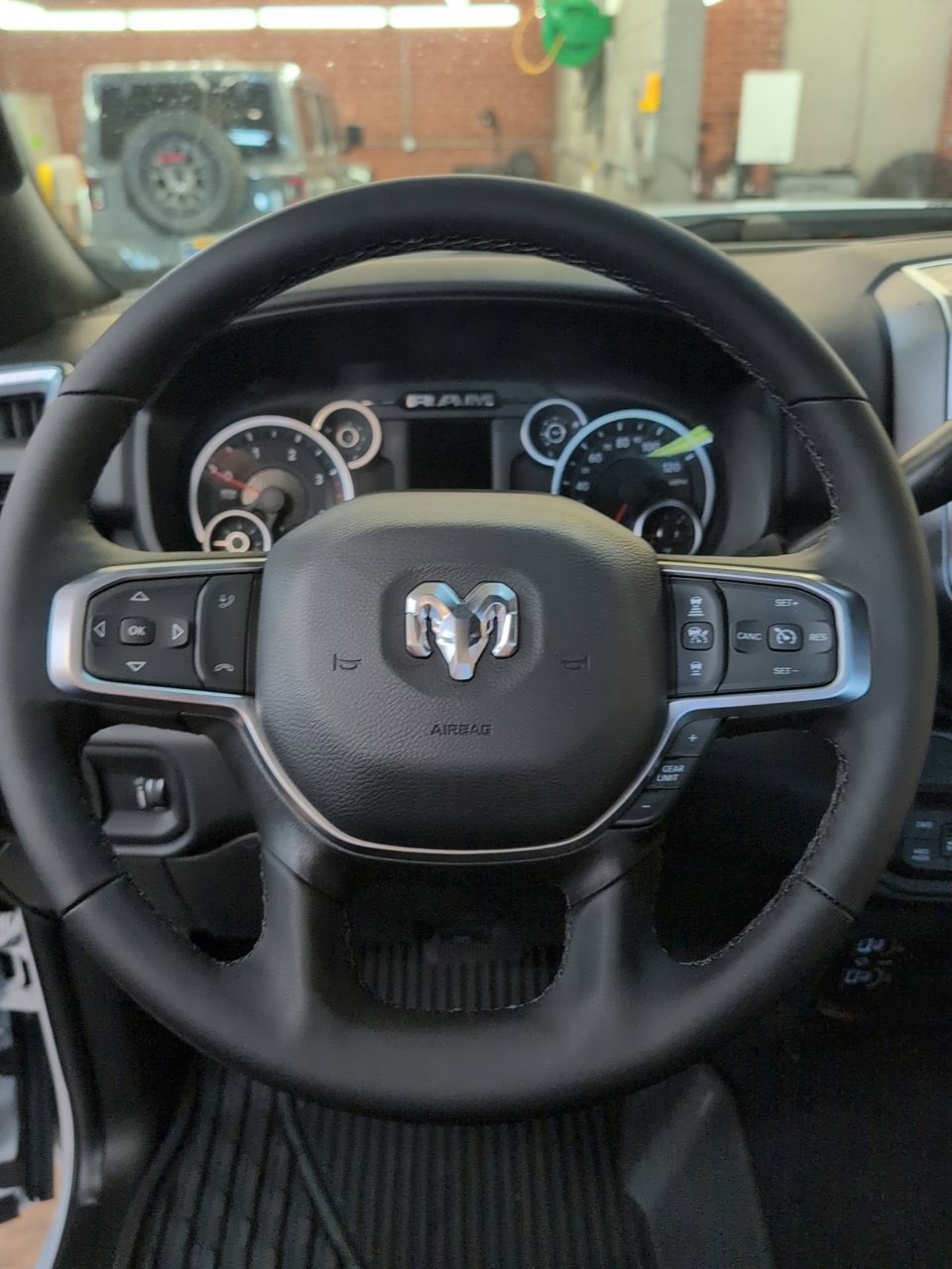 New 2027 RAM 3500 Big Horn AWD/4WD image 32