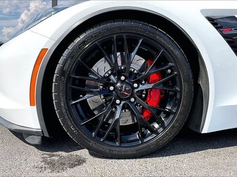 Used 2016 Chevrolet Corvette Z06 w/ 3LZ Preferred Equipment Group RWD image 32
