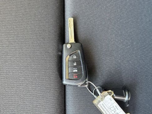 Used 2025 Toyota Corolla LE FWD image 22