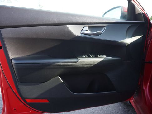 Used 2021 Kia Forte LXS FWD image 14