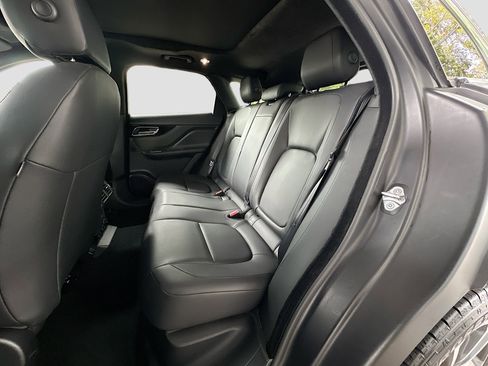 Used 2020 Jaguar F-PACE Premium image 24