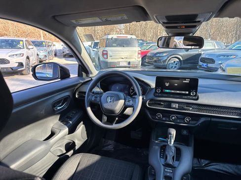 Certified 2025 Honda HR-V LX image 35