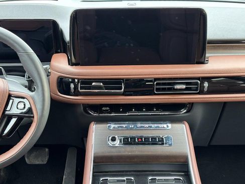 New 2026 Lincoln Aviator Reserve image 14