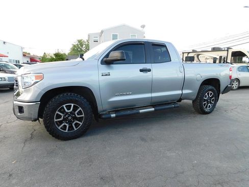 Used 2014 Toyota Tundra SR5 w/ TRD Off Road Package AWD/4WD image 5