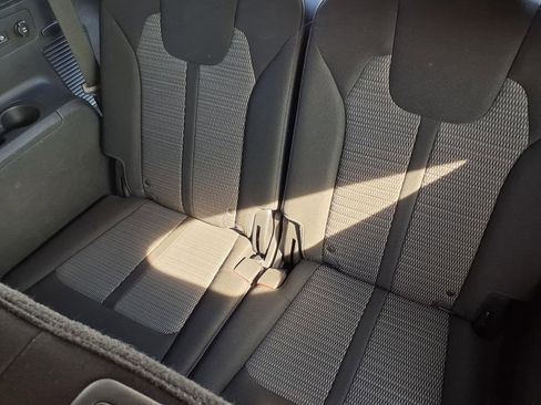 Used 2023 Kia Sorento LX image 18