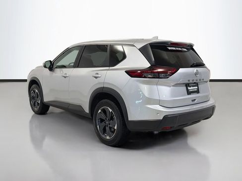 Used 2025 Nissan Rogue SV FWD image 7