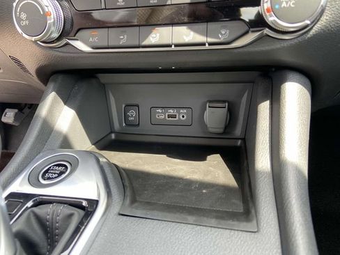 New 2025 Nissan Sentra SV w/ All-Weather Package image 17