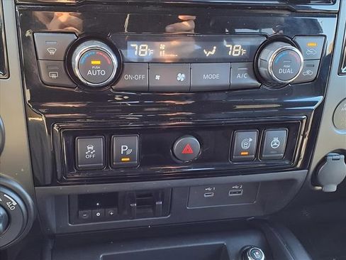 Used 2022 Nissan Titan PRO-4X w/ Pro-4x Convenience Package image 20