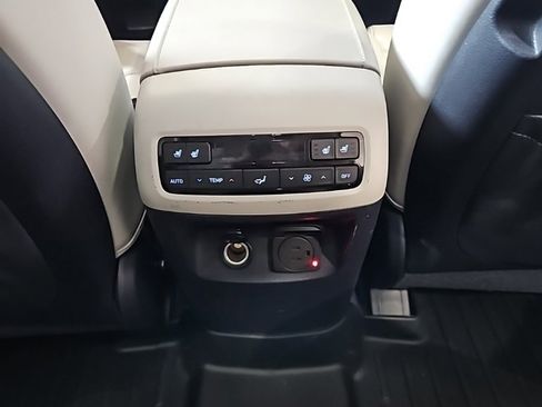 Used 2022 Hyundai Palisade Limited image 18