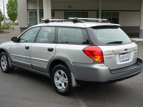 Used 2007 Subaru Outback 2.5i image 6