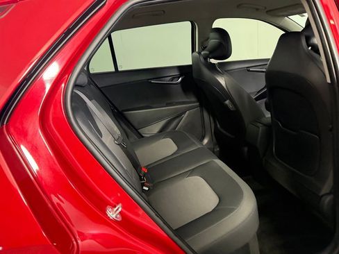 Used 2025 Kia Niro LX image 25