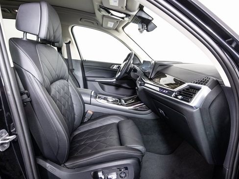 Used 2024 BMW X7 xDrive40i image 10