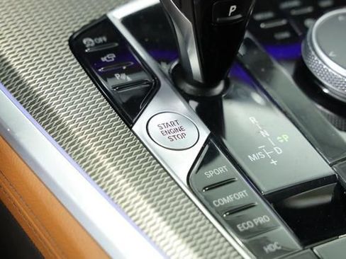Used 2022 BMW X5 xDrive40i w/ M Sport Package AWD/4WD image 26