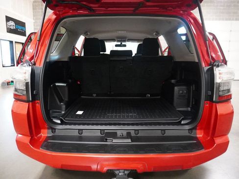 Used 2018 Toyota 4Runner SR5 AWD/4WD image 16