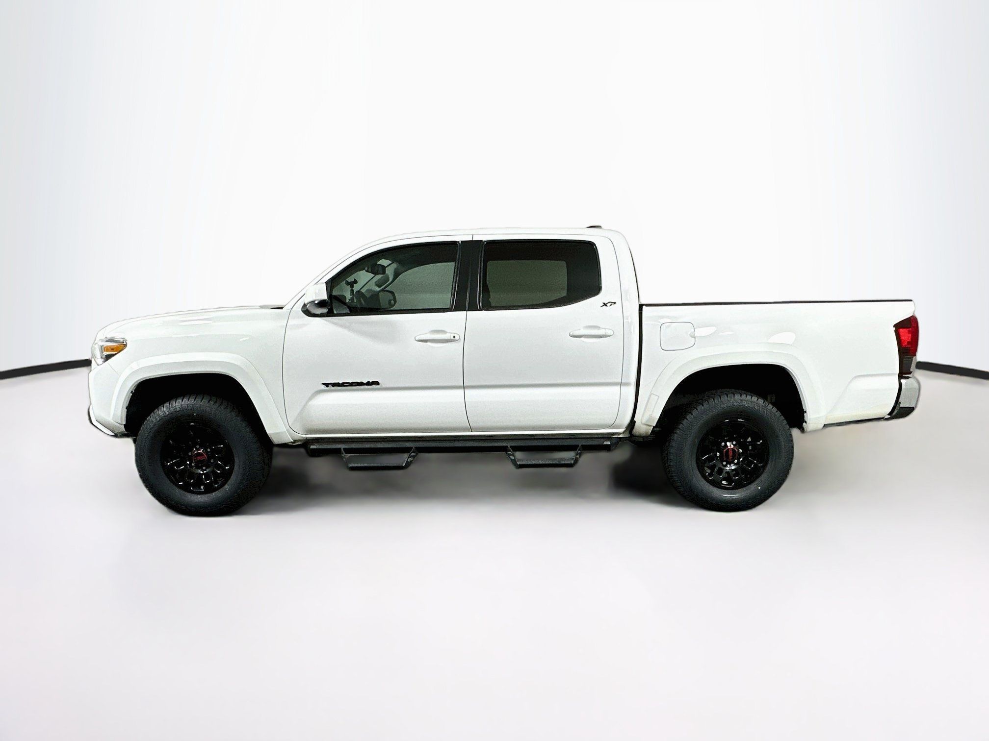 Used 2021 Toyota Tacoma SR5 RWD image 4