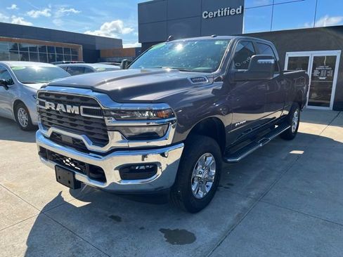 Used 2026 RAM 2500 Big Horn AWD/4WD image 3