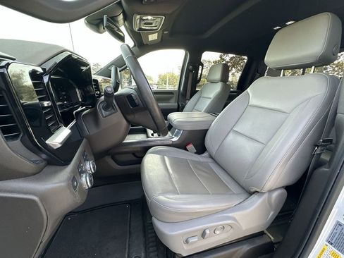 Used 2024 GMC Sierra 3500 SLT w/ SLT Premium Package image 13