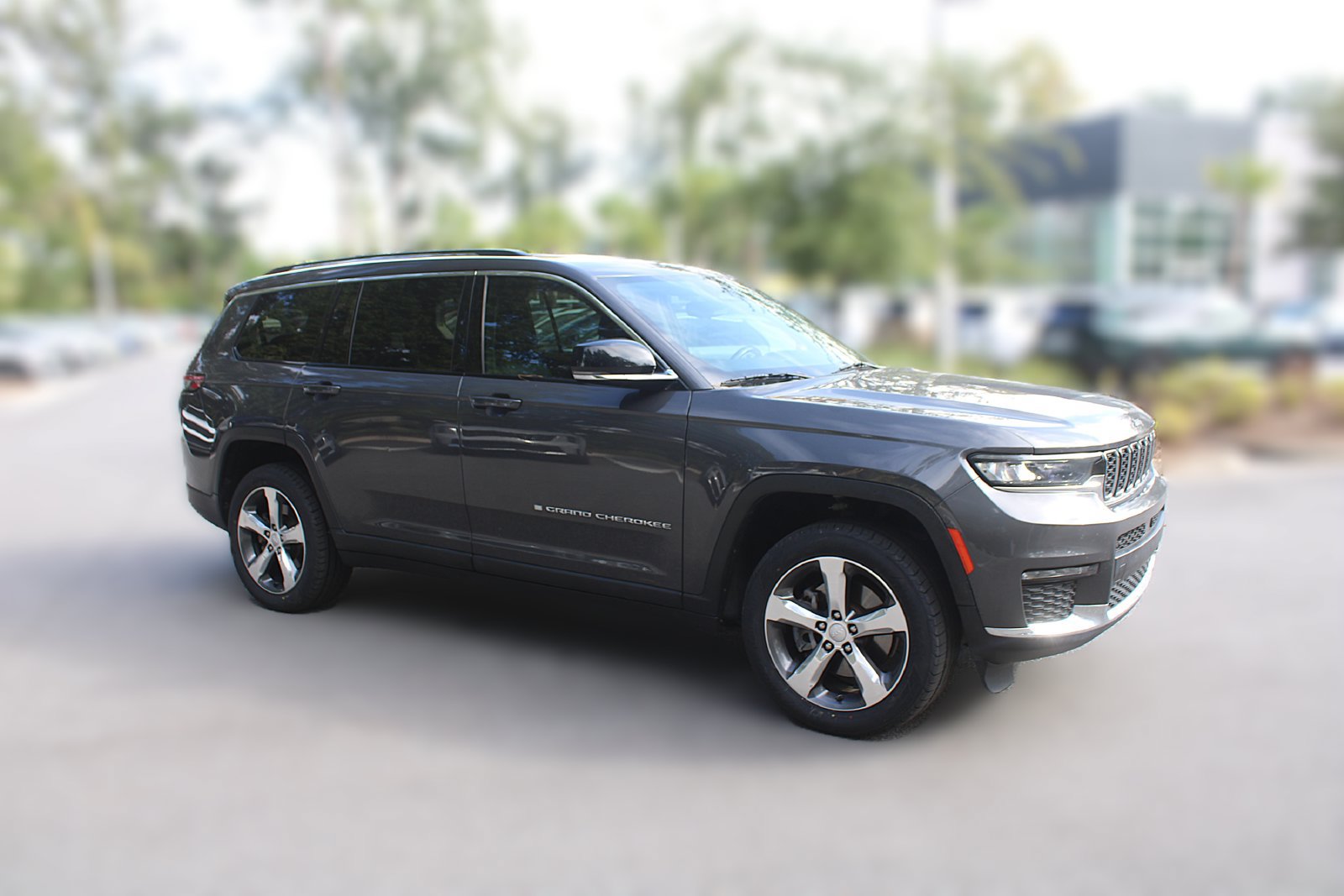 Used 2022 Jeep Grand Cherokee L Limited RWD image 15