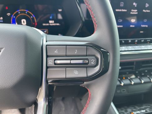 New 2024 Chevrolet Colorado Z71 w/ LPO, Dark Essentials Package image 23