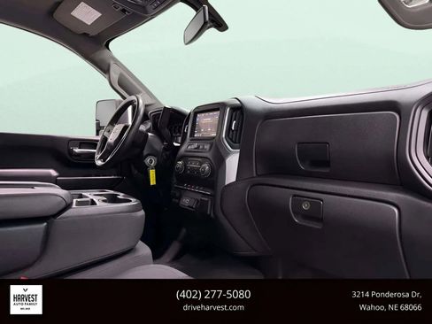 Used 2022 Chevrolet Silverado 2500 Custom w/ Custom Value Package image 13