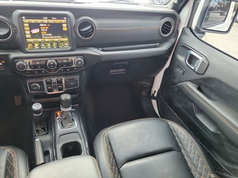 Used 2023 Jeep Wrangler Unlimited Sahara image 15