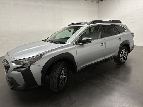 Used 2025 Subaru Outback Premium w/ Popular Package #1A AWD/4WD image 4