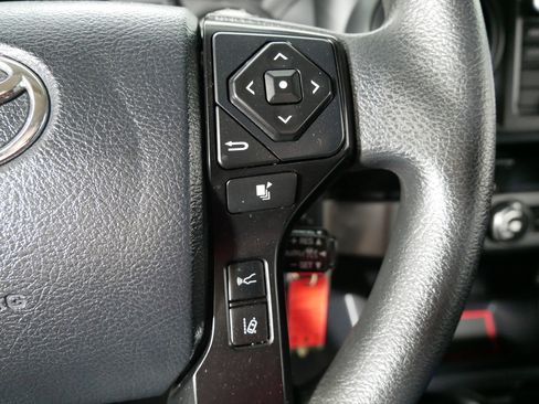 Used 2019 Toyota Tacoma SR w/ SR Convenience Package image 28