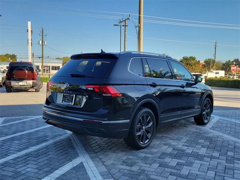 Used 2022 Volkswagen Tiguan SE image 5