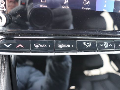 Used 2024 Jeep Wagoneer Series III image 41