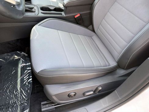 Used 2025 Volkswagen Jetta SE image 18