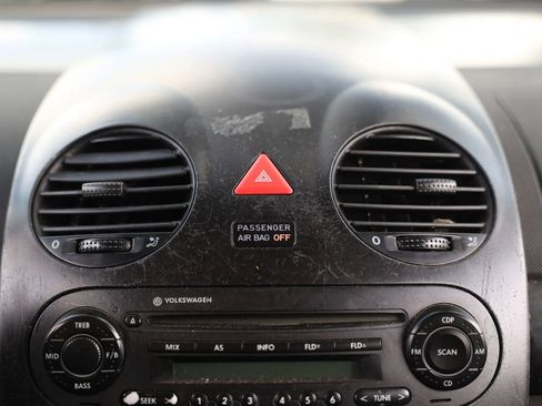 Used 2005 Volkswagen Beetle GL FWD image 27