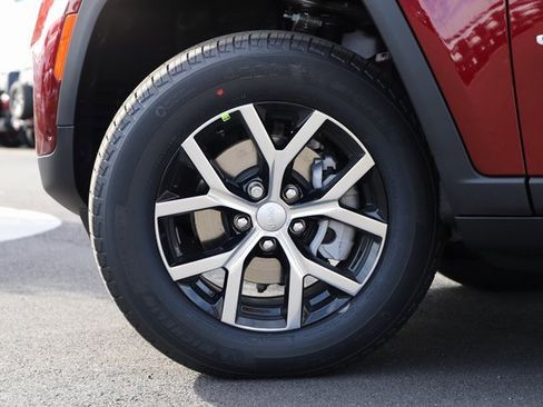 New 2025 Jeep Grand Cherokee Limited image 2