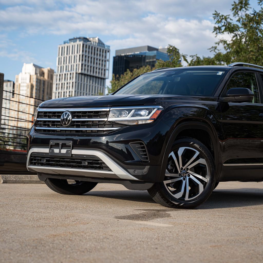 Certified 2023 Volkswagen Atlas SEL AWD/4WD image 2