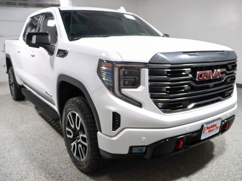 Used 2023 GMC Sierra 1500 AT4 w/ AT4 Premium Package image 5