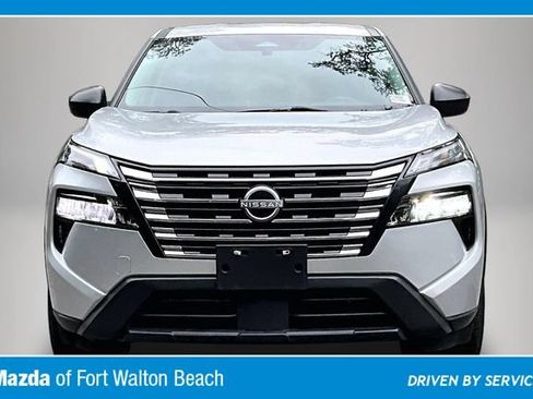 Used 2024 Nissan Rogue S AWD/4WD image 3