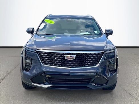 Used 2024 Cadillac XT4 Premium Luxury w/ Technology Package FWD image 2