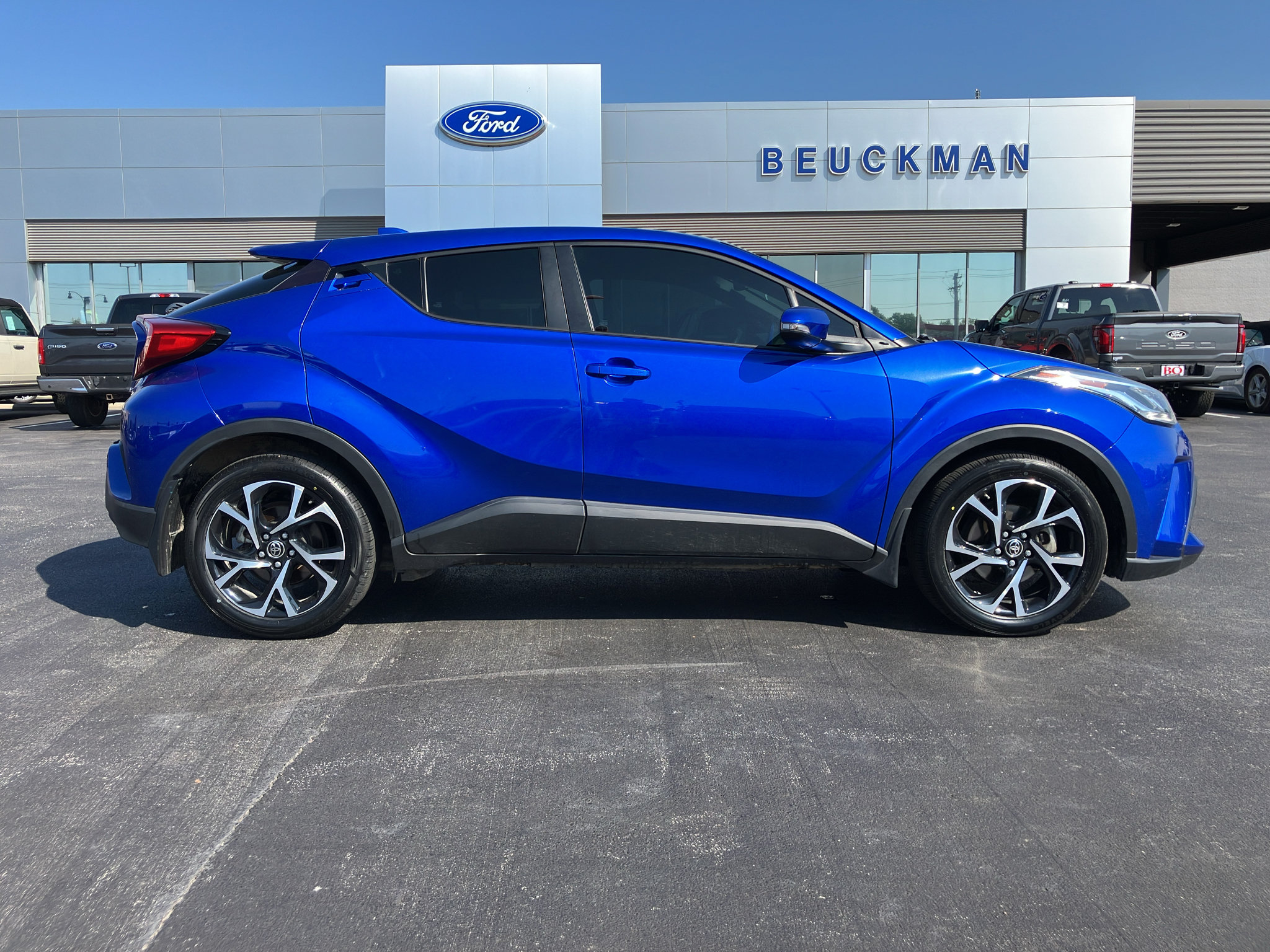 Used 2021 Toyota C-HR XLE FWD image 7