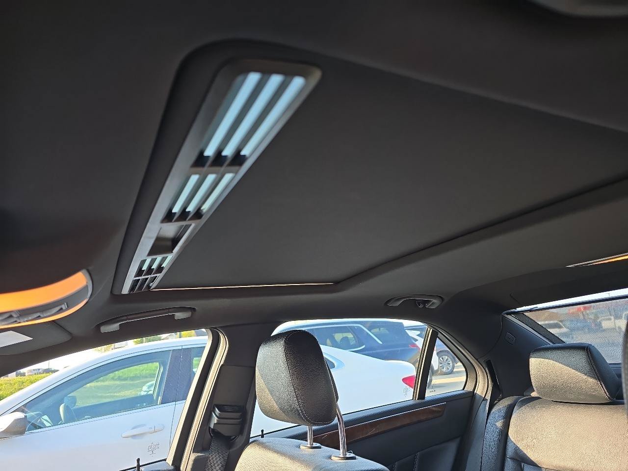 Used 2015 Mercedes-Benz E 400 4MATIC Sedan image 37