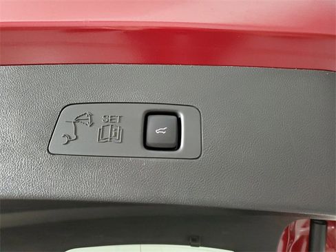 Used 2024 Lincoln Corsair FWD w/ Rear Removable Package Tray image 7