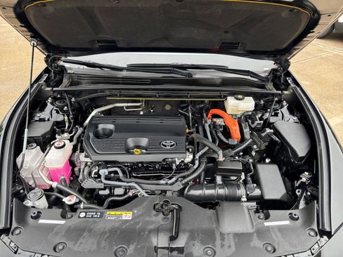 Used 2025 Toyota Crown XLE AWD/4WD image 32