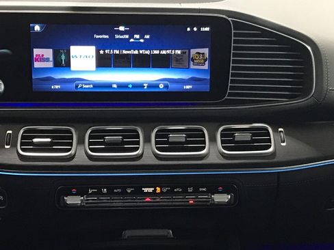 Used 2024 Mercedes-Benz GLE 450 4MATIC image 7