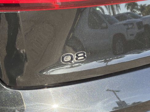 Used 2024 Audi Q8 e-tron Premium Plus image 23