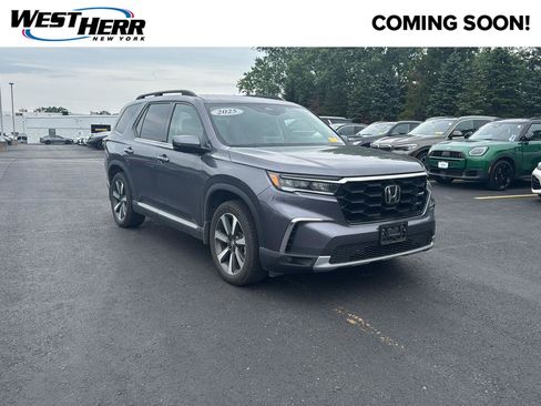 Used 2025 Honda Pilot Elite image 1