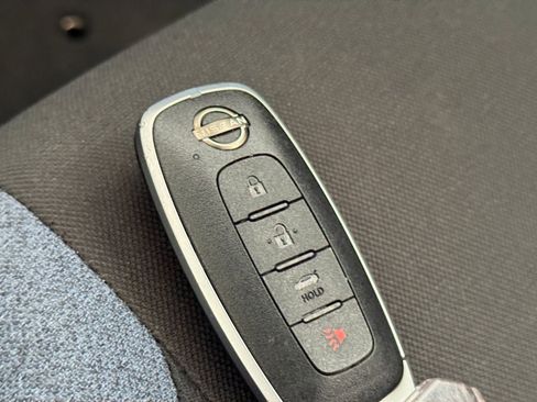 Used 2025 Nissan Versa SV image 23