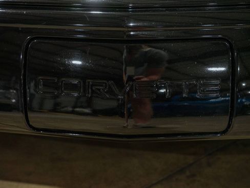 Used 1991 Chevrolet Corvette Coupe RWD image 22