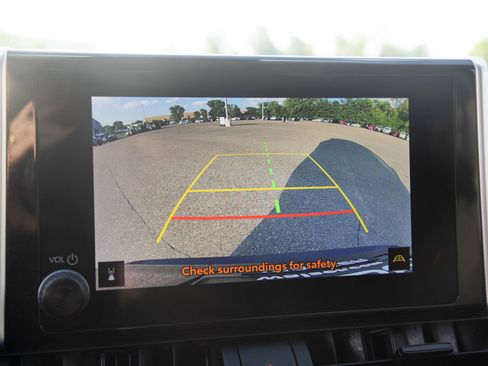 Used 2024 Toyota RAV4 XLE AWD/4WD image 28