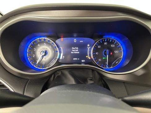 Used 2024 Chrysler Pacifica Touring-L FWD image 24